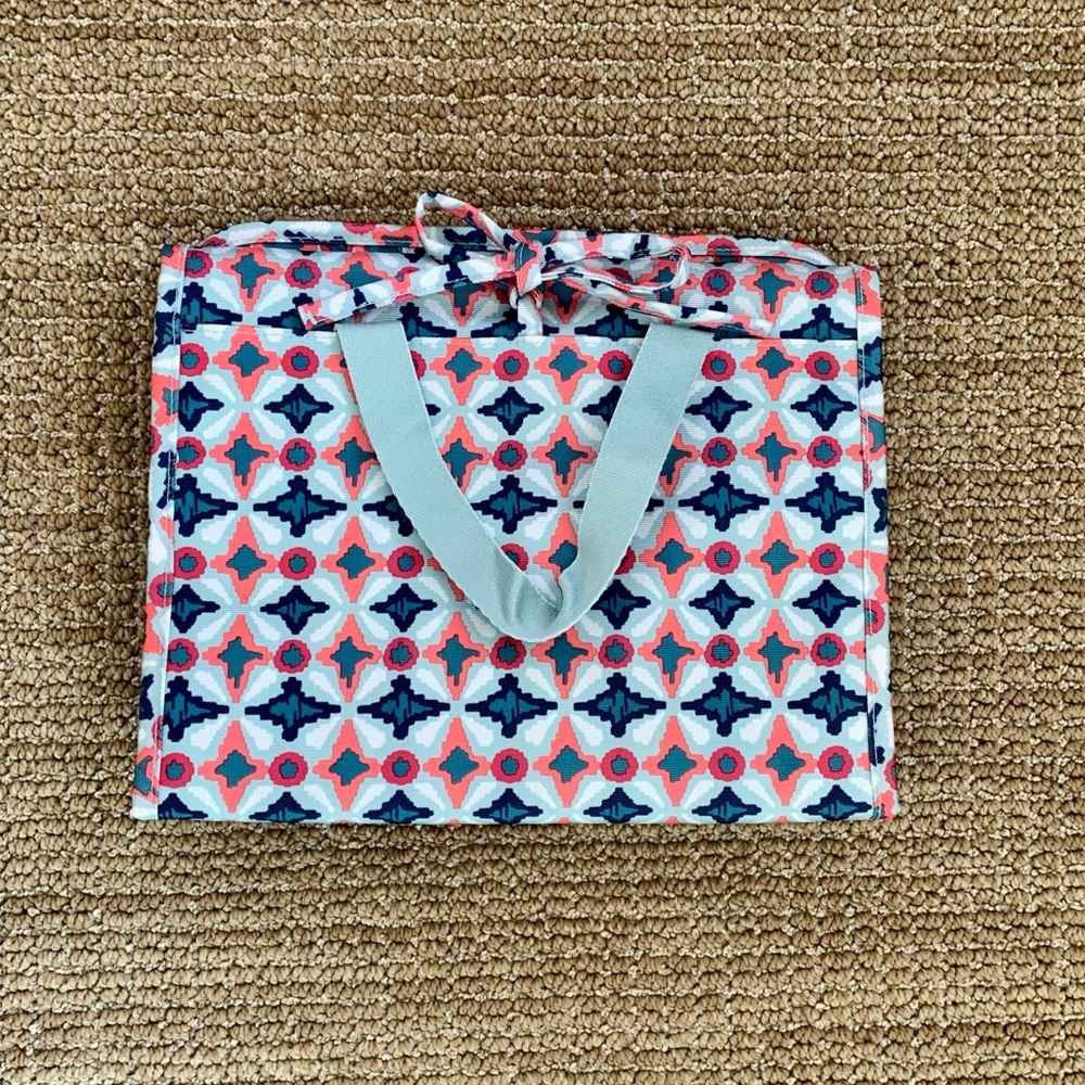 NWT! Vera Bradley Hanging Travel Organizer